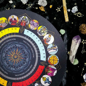 Tapete Para Pédulo Con Diseño De Tarot + Sahumerio De Regalo Negro
